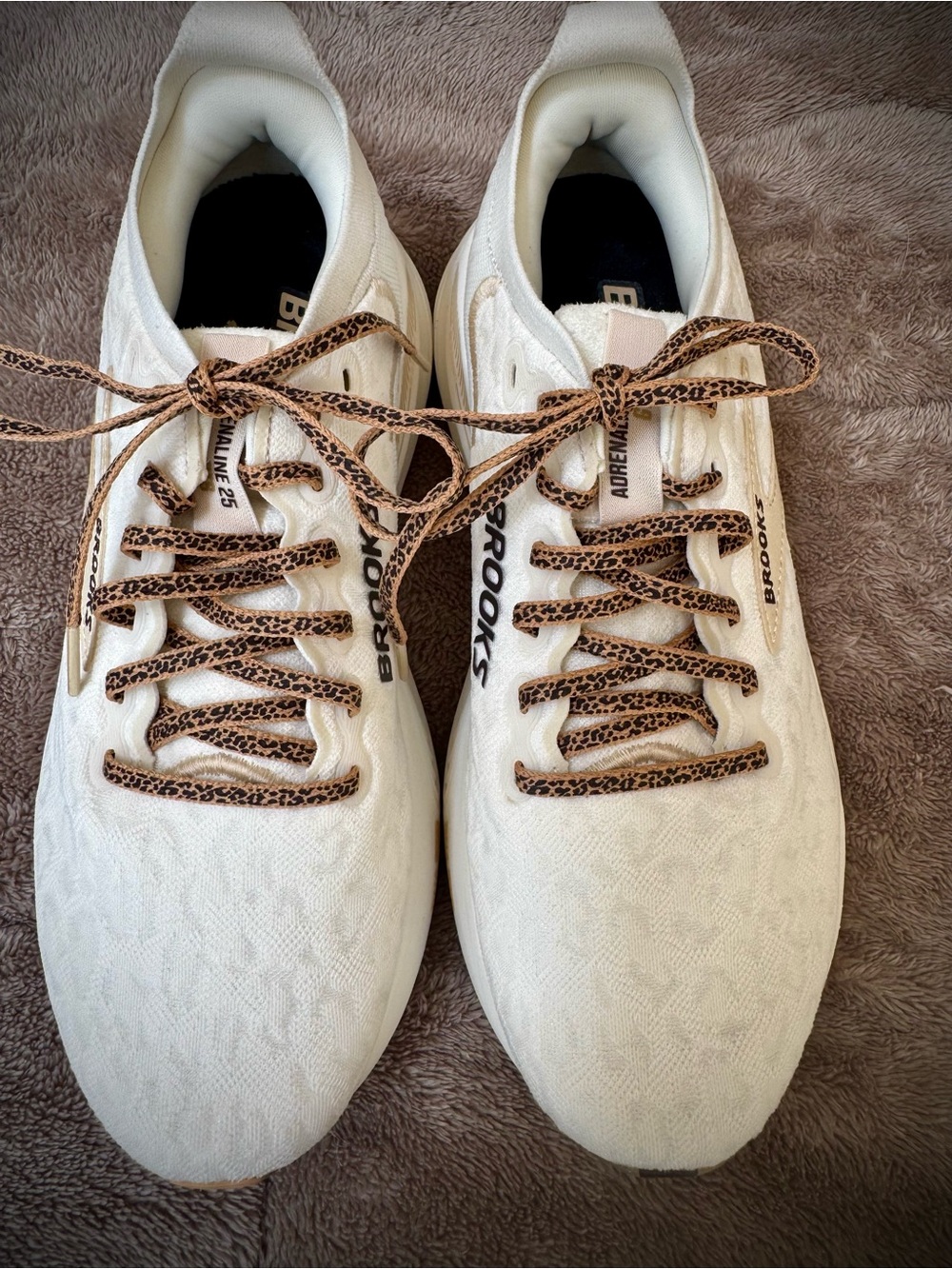Brooks White & Tan Women's Running Sneakers - Picture 3 of 10